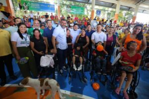 Imagem da notícia - Governo do Amazonas entrega cadeiras de rodas, unidades da carteira PcD, Ciptea e do Passe Legal, em Itapiranga