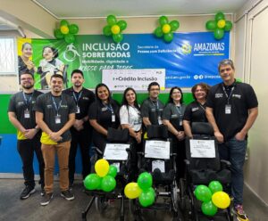 Imagem da notícia - Governo Presente: SEPcD entrega documentos, cadeiras de rodas e linha de crédito para população PcD na zona oeste de Manaus
