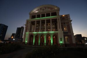 Imagem da notícia - Setembro Verde: Teatro Amazonas é iluminado em homenagem à luta pelos direitos da pessoa com deficiência