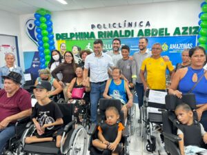 Imagem da notícia - Governo do Amazonas entrega cadeiras de rodas e documentos para pessoas com deficiência em Manacapuru