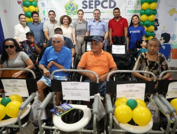 Governo Presente: SEPcD entrega cadeiras de rodas e de banho para população de Presidente…